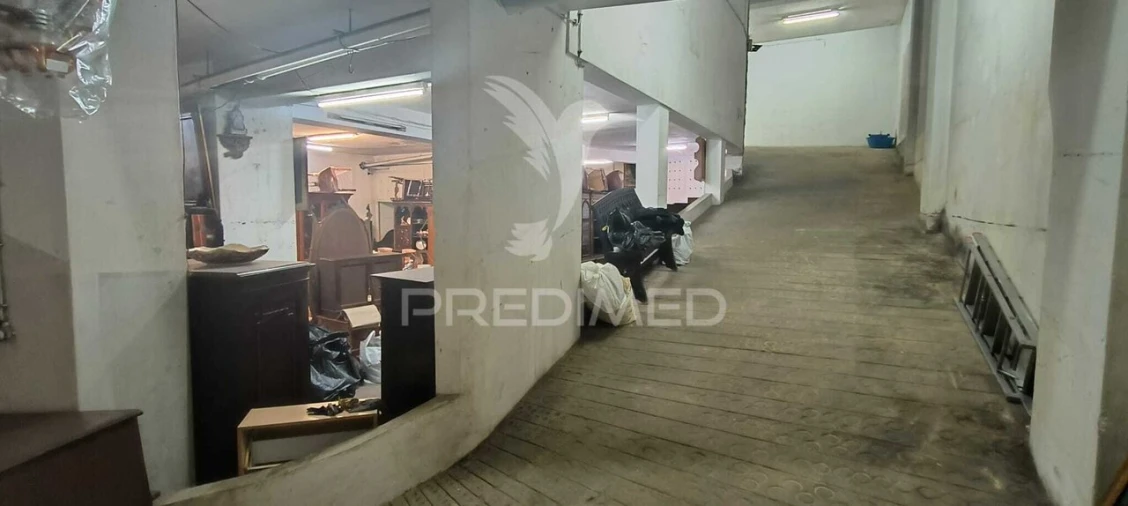 Garagem para Venda em Santa Marinha e São Pedro da Afurada Foto 2