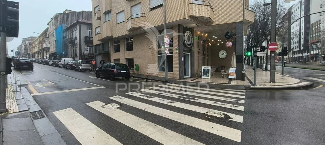 Garagem para Venda em Santa Marinha e São Pedro da Afurada Foto 12