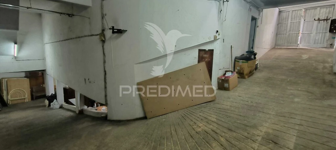 Garagem para Venda em Santa Marinha e São Pedro da Afurada Foto 1