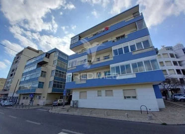 Apartamento T4 para Venda em Laranjeiro e Feijó