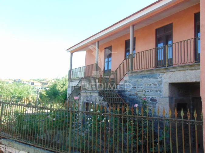 Moradia T9 para Venda em Poiares e Canelas Foto 5