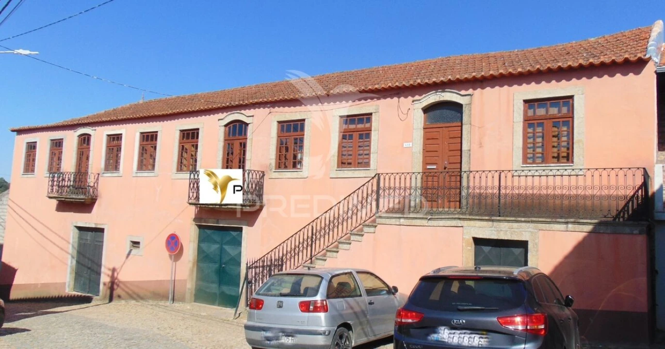 Moradia T9 para Venda em Poiares e Canelas Foto 1