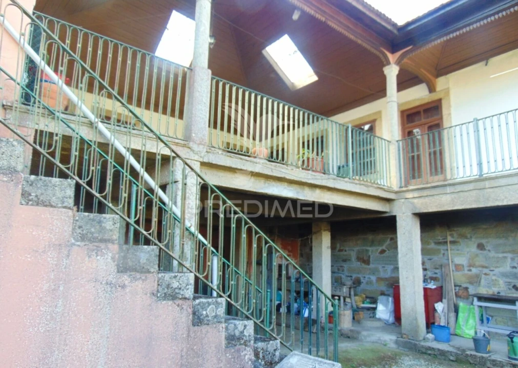 Moradia T9 para Venda em Poiares e Canelas Foto 12