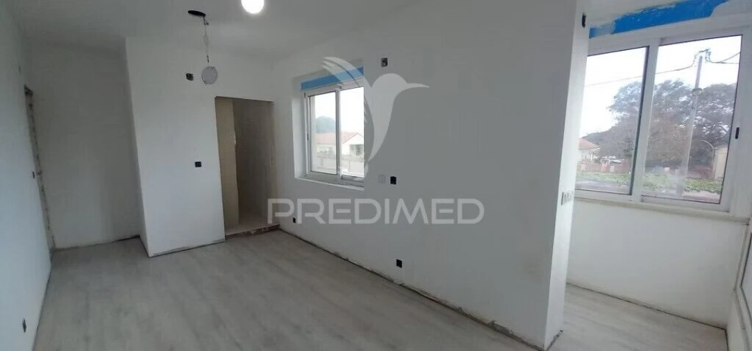 Apartamento T4 para Venda em Laranjeiro e Feijó Foto 11