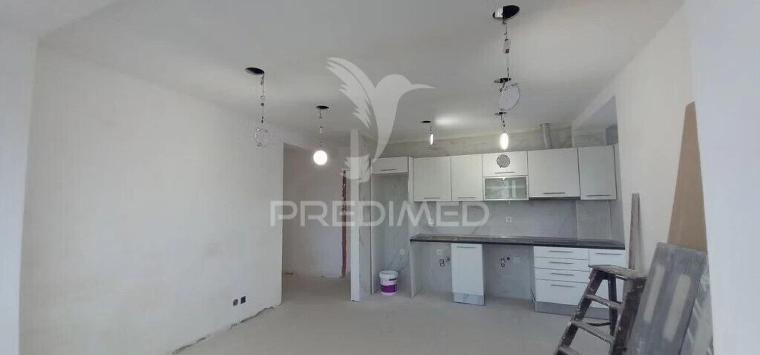 Apartamento T4 para Venda em Laranjeiro e Feijó Foto 5