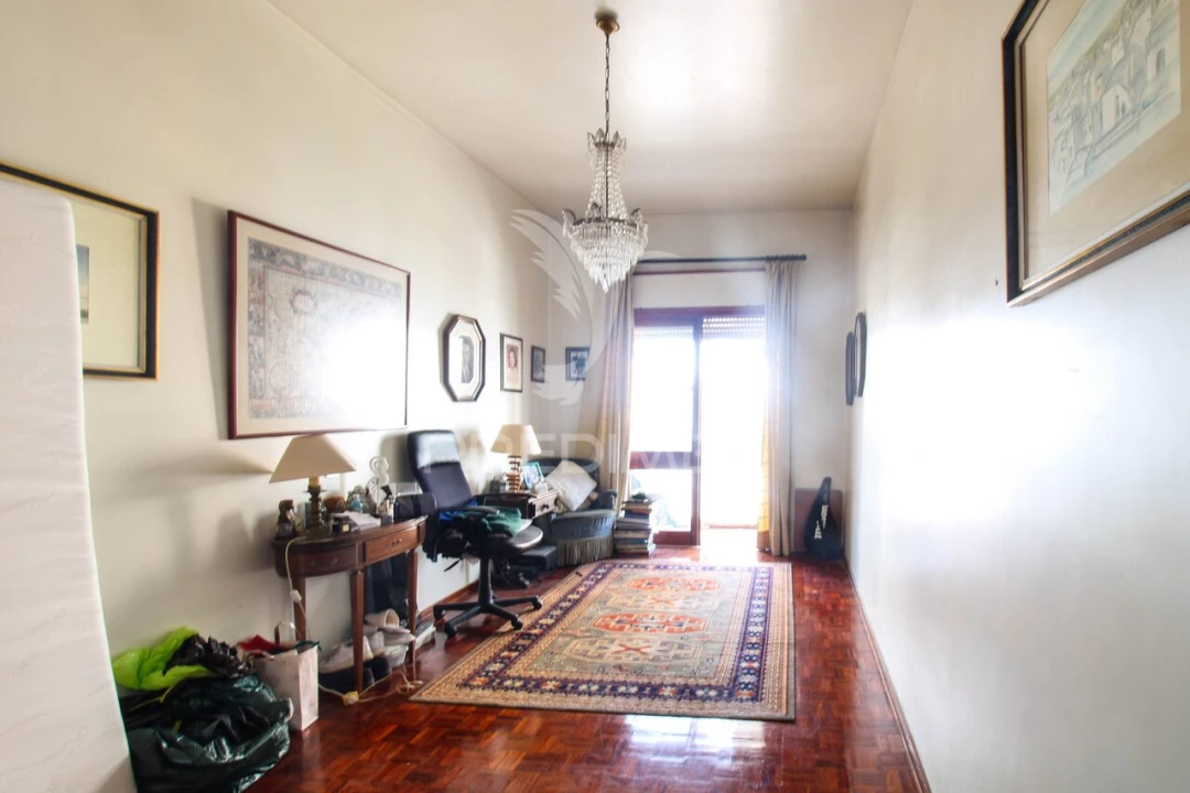 Apartamento T4 para Venda em Faro (Sé e São Pedro) Foto 2