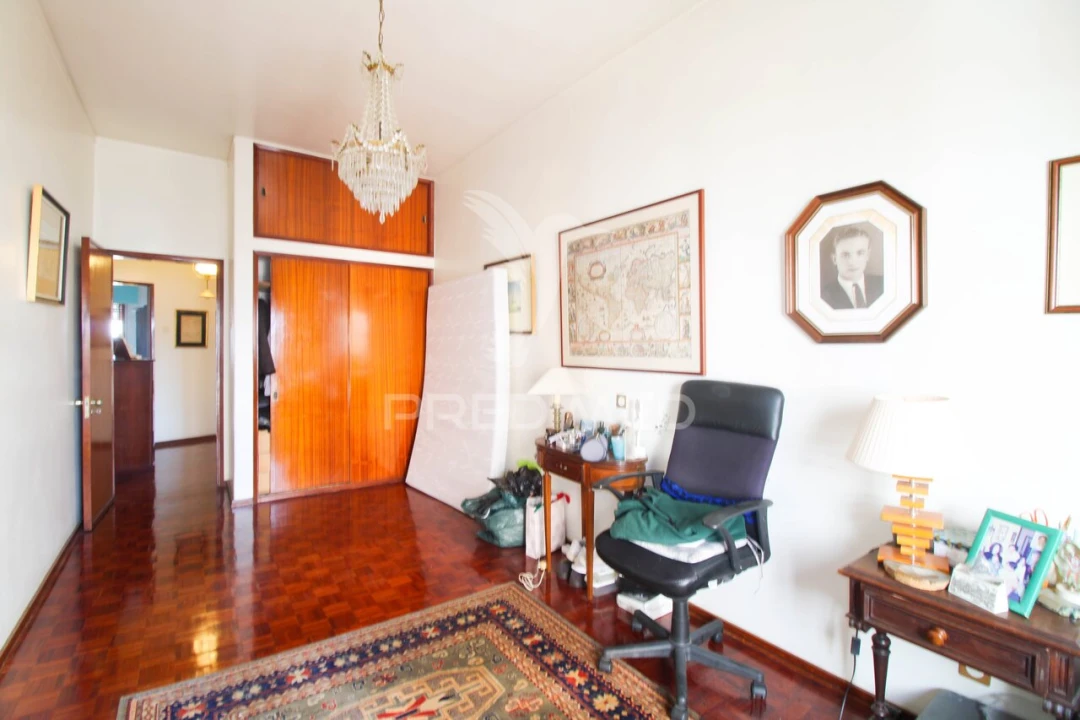 Apartamento T4 para Venda em Faro (Sé e São Pedro) Foto 14
