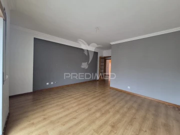 Apartamento T2 para Venda em Laranjeiro e Feijó