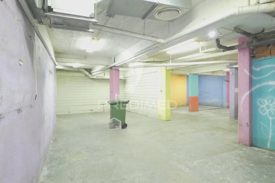 Garagem para Venda em Queluz e Belas Foto 14