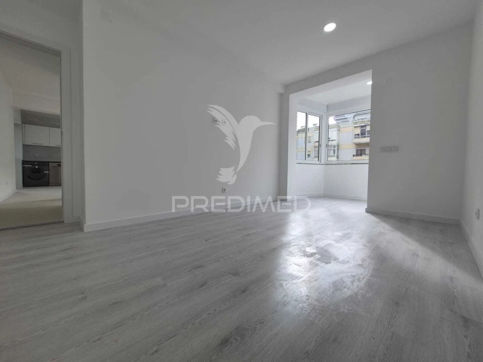 Apartamento T2 para Venda em Almada, Cova da Piedade, Pragal e Cacilhas Foto 2