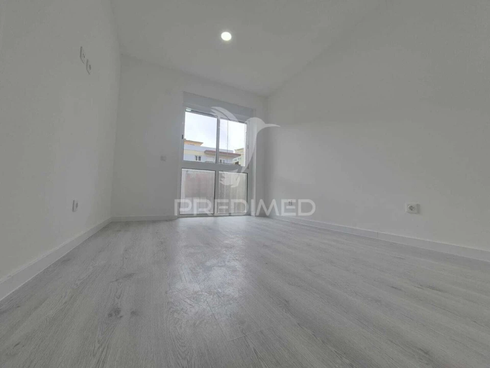 Apartamento T2 para Venda em Almada, Cova da Piedade, Pragal e Cacilhas Foto 6