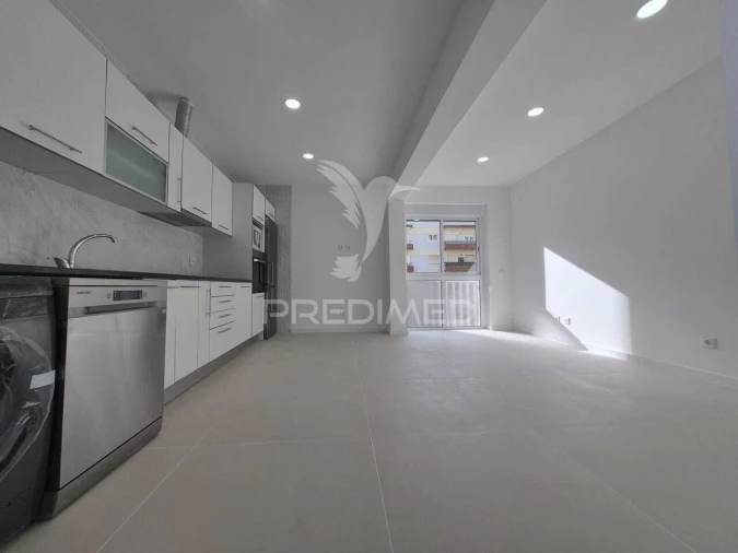 Apartamento T2 para Venda em Almada, Cova da Piedade, Pragal e Cacilhas Foto 1