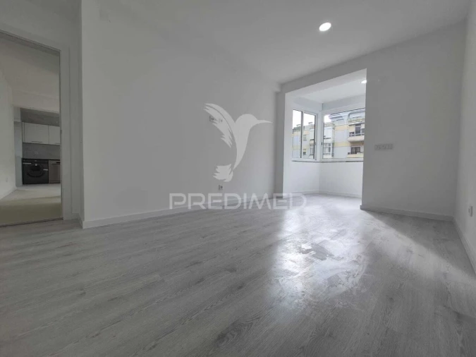 Apartamento T2 para Venda em Almada, Cova da Piedade, Pragal e Cacilhas Foto 2