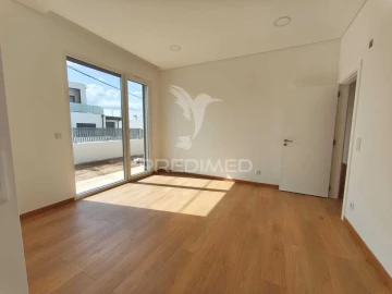 Moradia T4 para Venda em Azeitão (São Lourenço e São Simão)