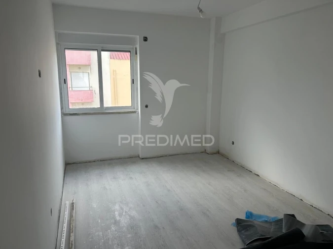 Apartamento T2 para Venda em Carregado e Cadafais Foto 12