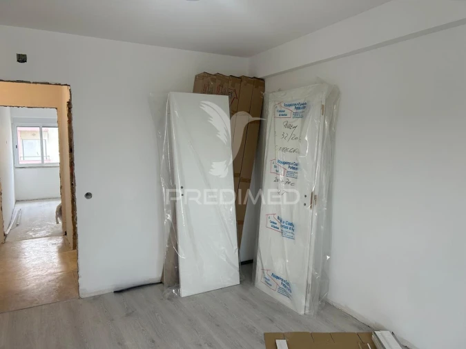 Apartamento T2 para Venda em Carregado e Cadafais Foto 10