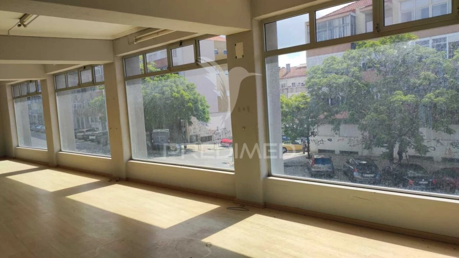 Loja para Venda em Almada, Cova da Piedade, Pragal e Cacilhas Foto 5