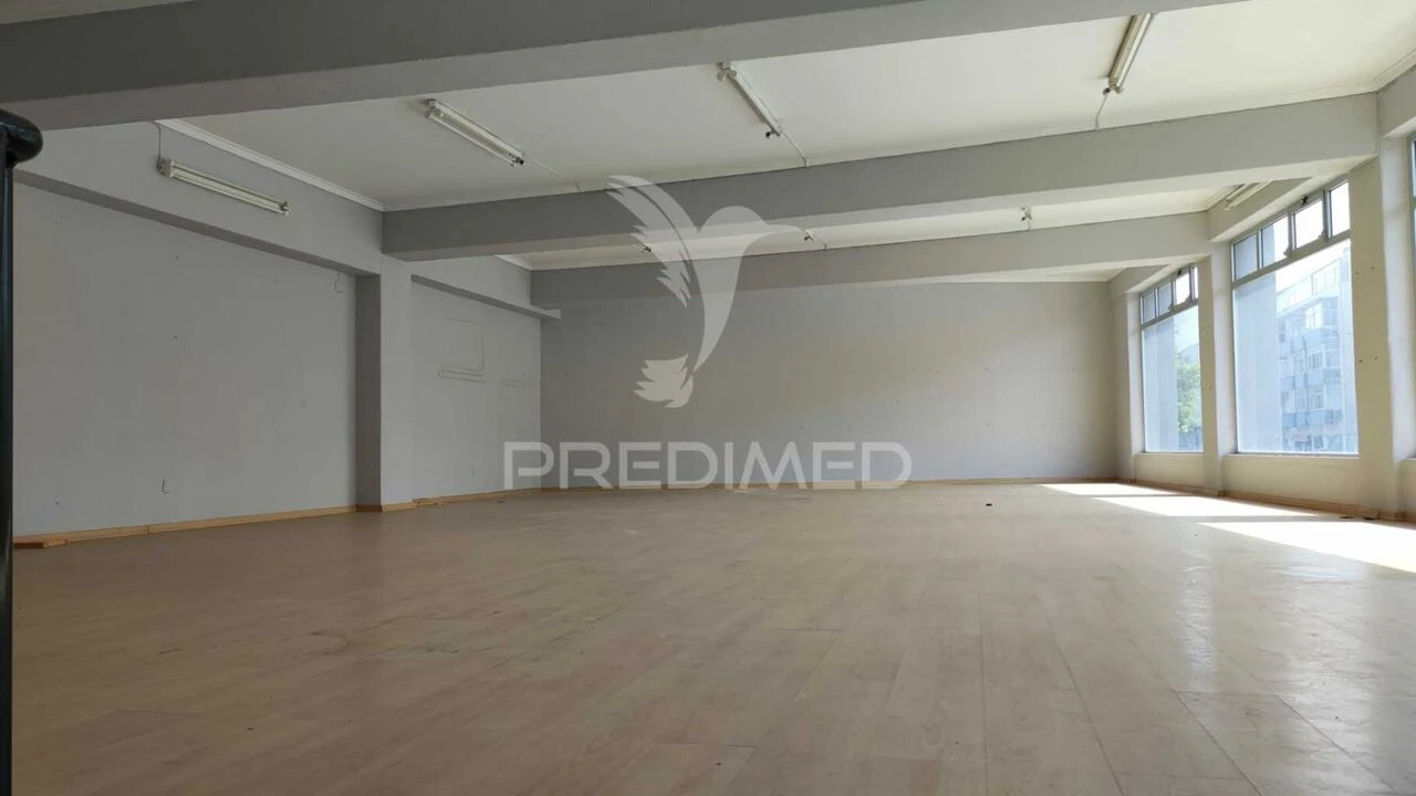 Loja para Venda em Almada, Cova da Piedade, Pragal e Cacilhas Foto 6