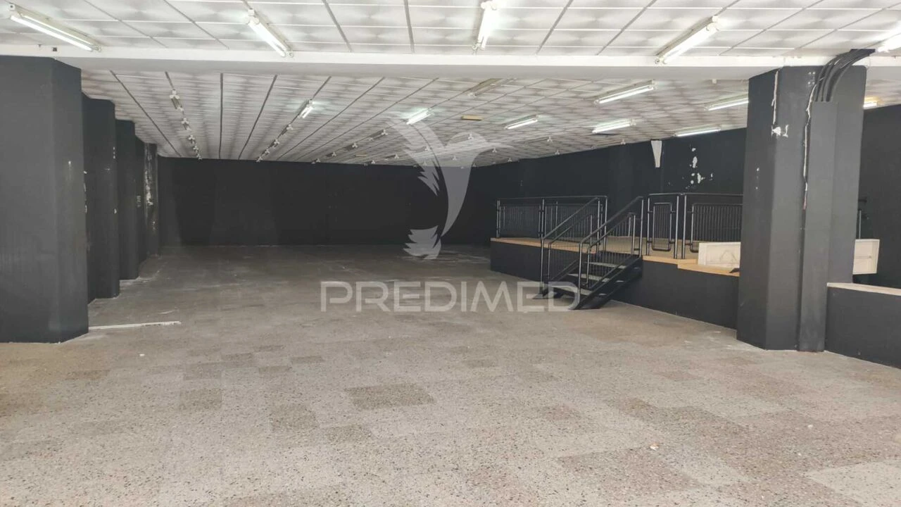 Loja para Venda em Almada, Cova da Piedade, Pragal e Cacilhas Foto 9