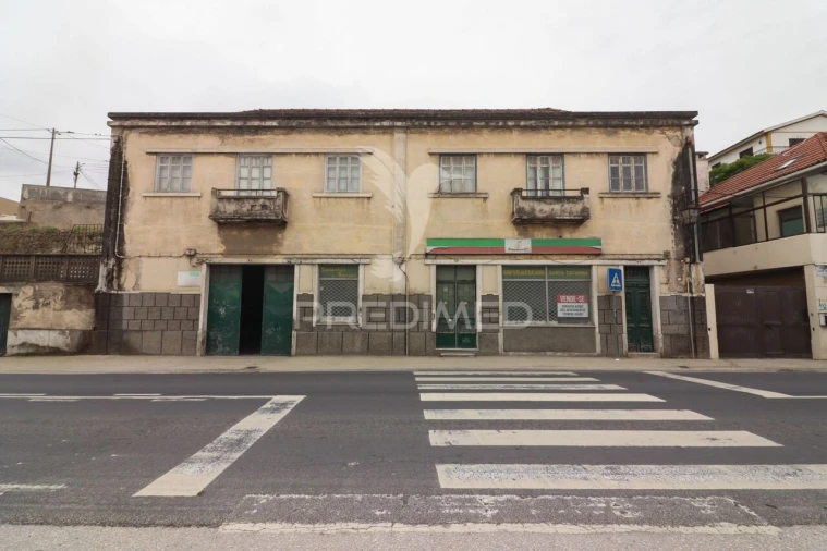 Prédio para Venda em Alenquer (Santo Estêvão e Triana) Foto 2