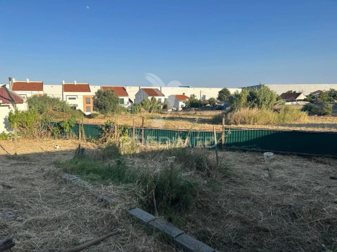 Terreno para Venda em Carregado e Cadafais Foto 1