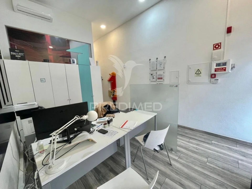 Loja para Venda em Carregado e Cadafais Foto 3