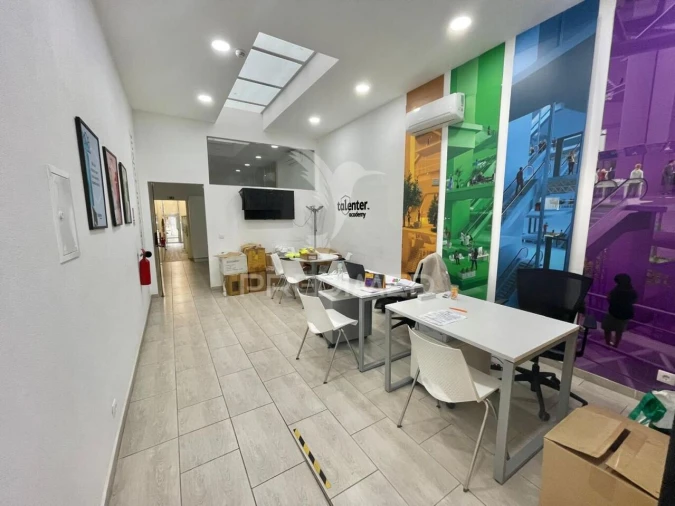 Loja para Venda em Carregado e Cadafais Foto 18