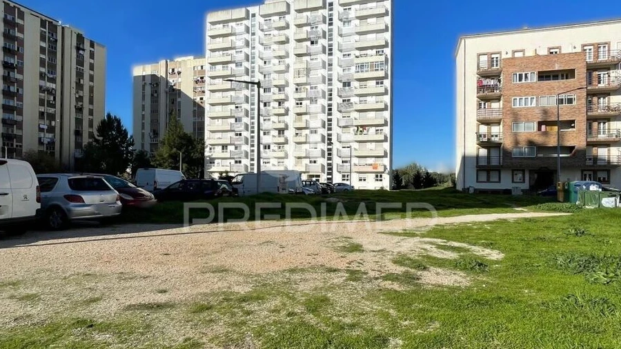 Terreno para Venda em Carregado e Cadafais