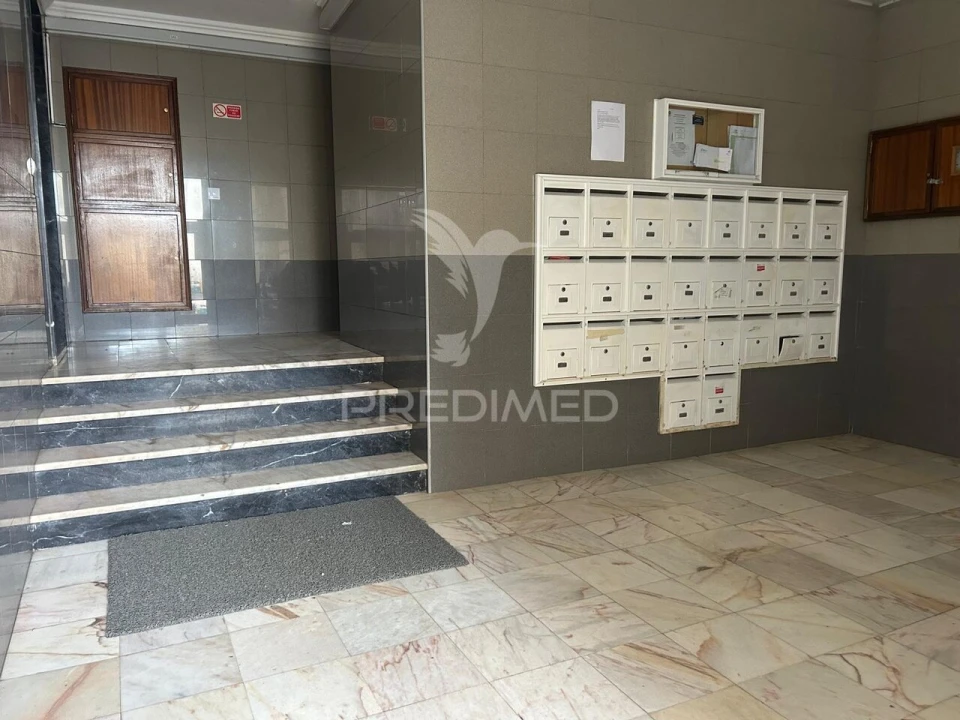 Apartamento T3 para Venda em Carregado e Cadafais Foto 16