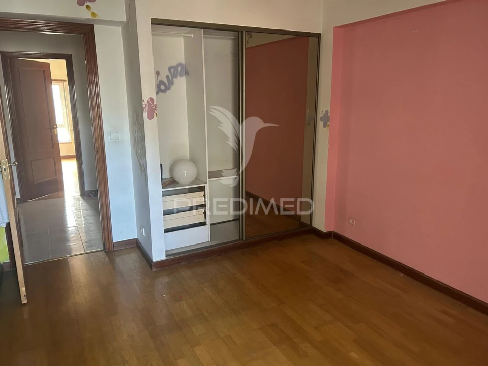 Apartamento T3 para Venda em Carregado e Cadafais Foto 9