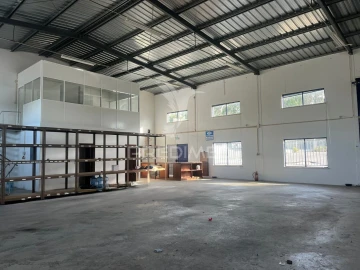 Armazém para Arrendamento em Abrigada e Cabanas de Torres