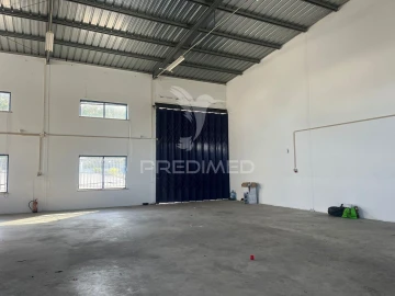 Armazém para Arrendamento em Abrigada e Cabanas de Torres
