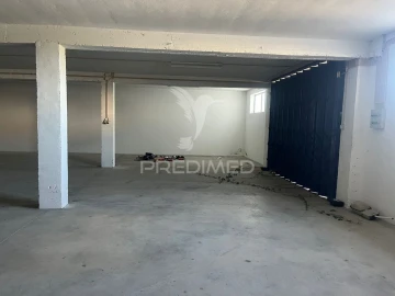 Armazém para Venda em Abrigada e Cabanas de Torres