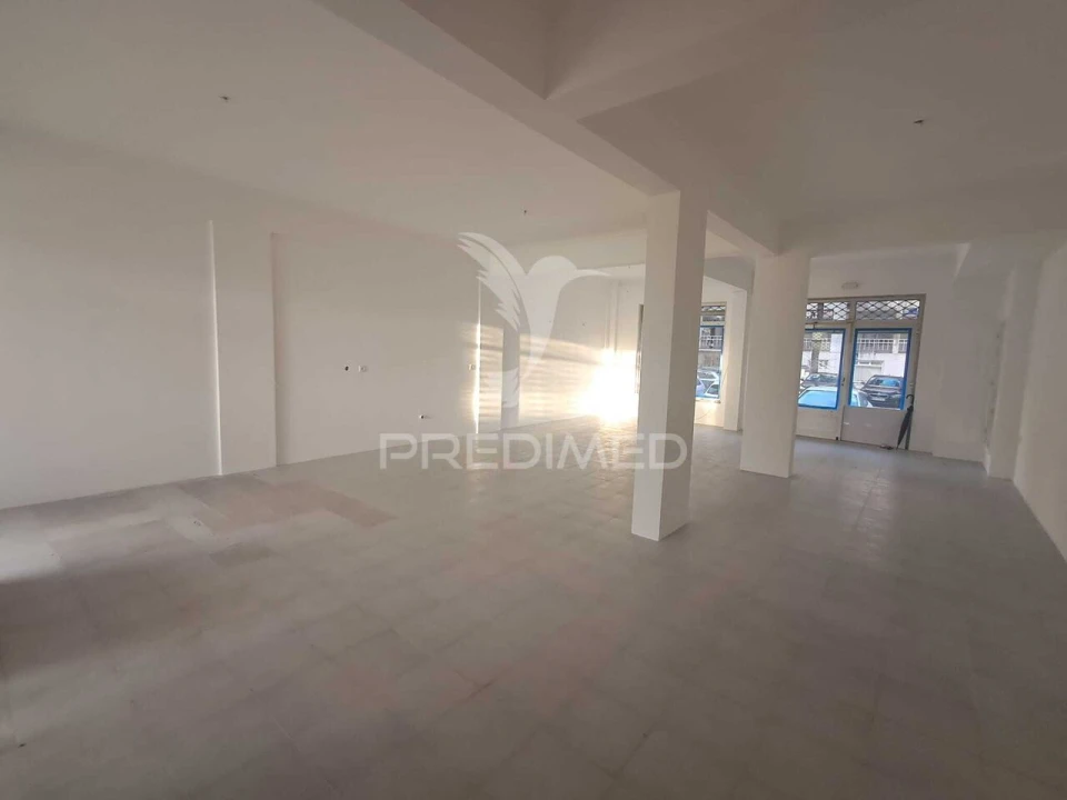 Loja para Arrendamento em Agualva e Mira-Sintra Foto 4