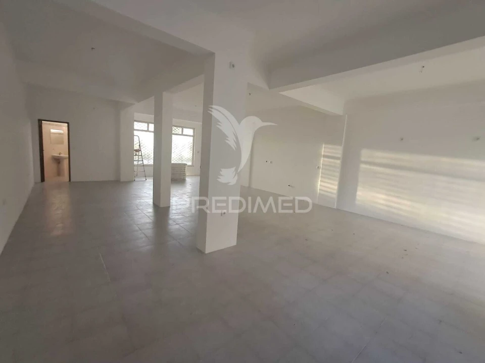 Loja para Arrendamento em Agualva e Mira-Sintra Foto 12