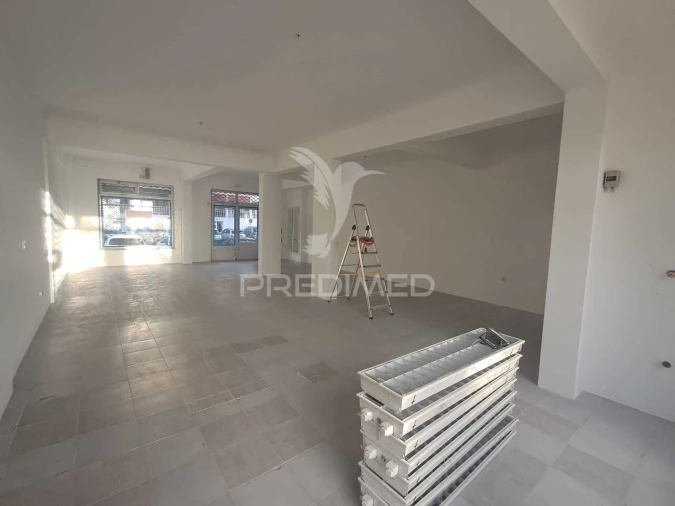 Loja para Arrendamento em Agualva e Mira-Sintra Foto 7