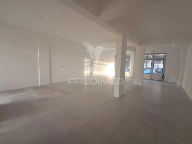 Loja para Arrendamento em Agualva e Mira-Sintra Foto 4