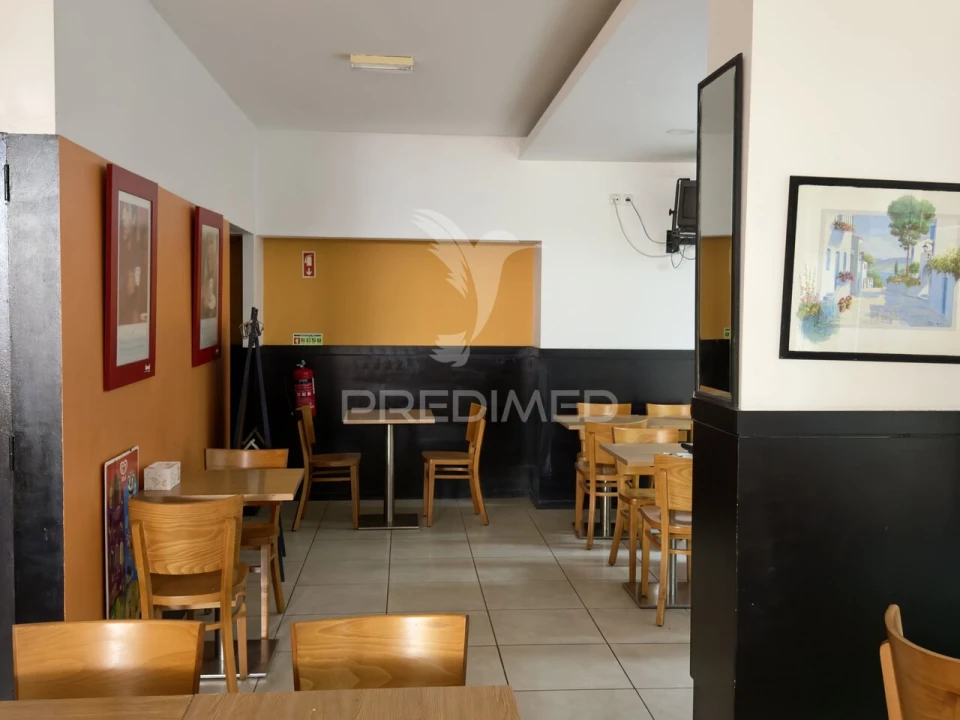 Loja para Venda em Almada, Cova da Piedade, Pragal e Cacilhas Foto 6