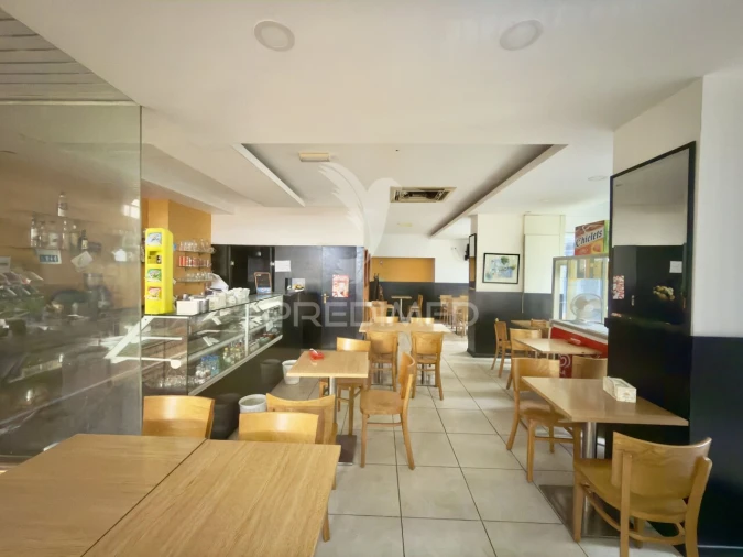 Loja para Venda em Almada, Cova da Piedade, Pragal e Cacilhas Foto 15