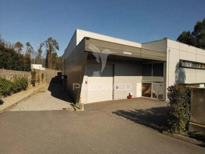 Armazém para Venda em Silvares, Pias, Nogueira e Alvarenga