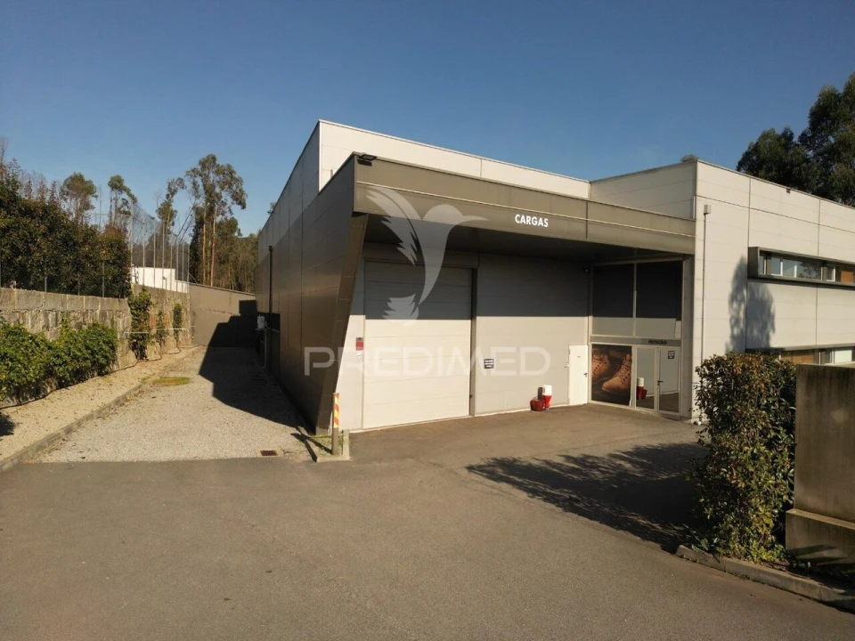 Armazém para Venda em Silvares, Pias, Nogueira e Alvarenga Foto 1