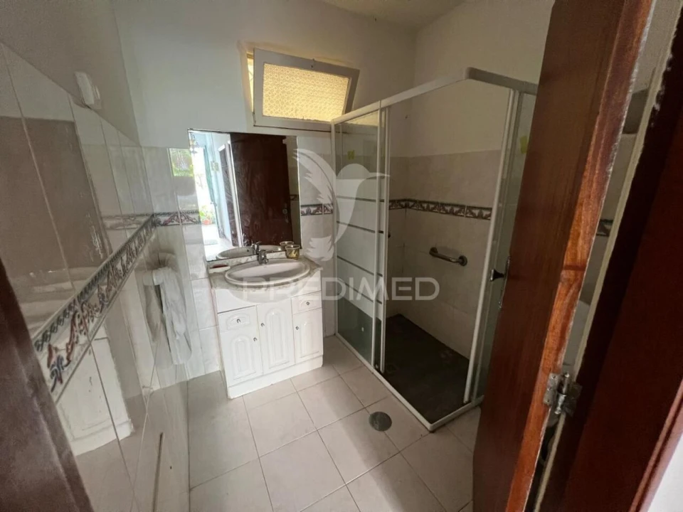 Moradia T3 para Venda em Funchal (São Pedro) Foto 30