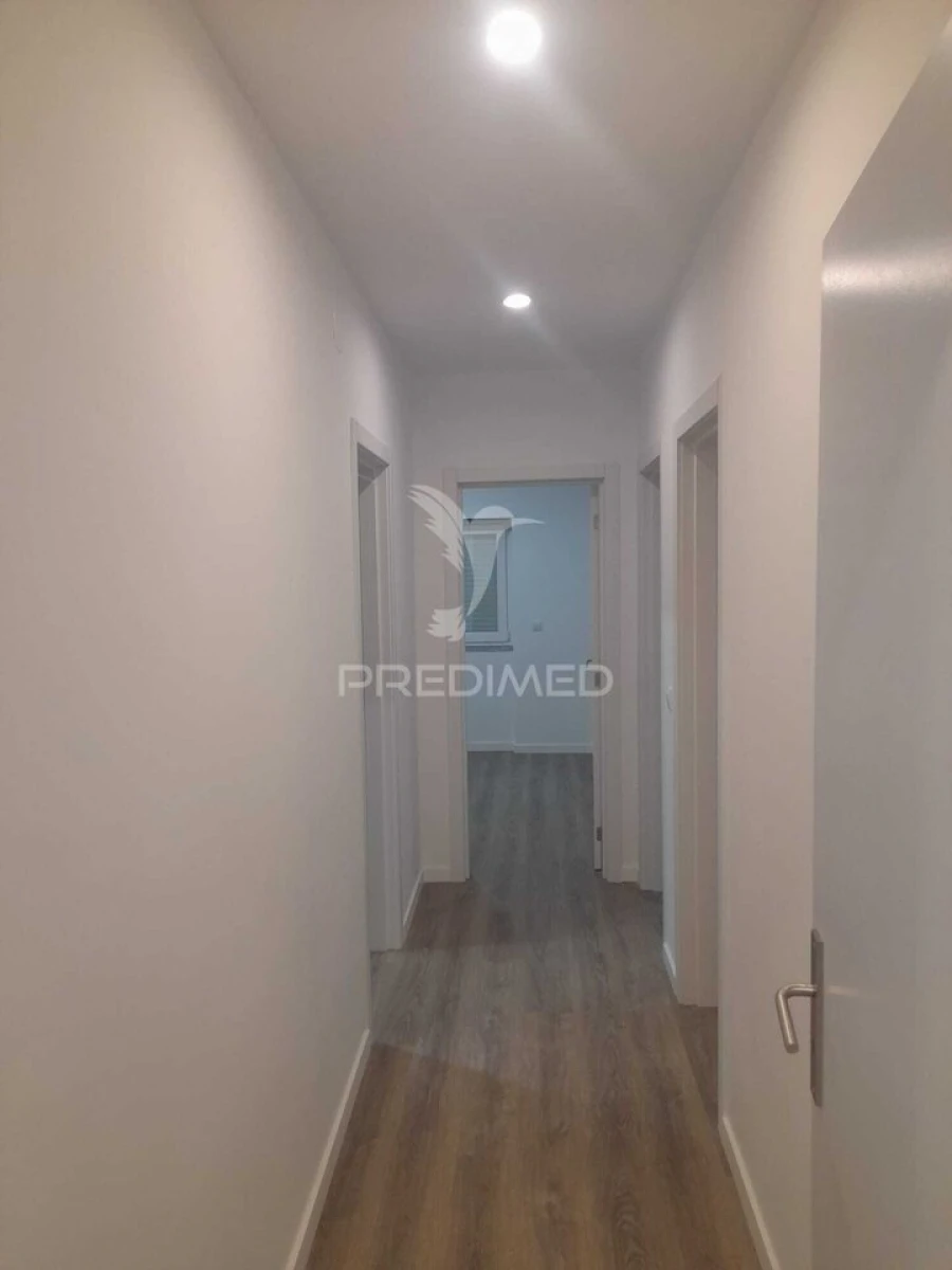 Apartamento T4 para Venda em Barreiro e Lavradio Foto 5