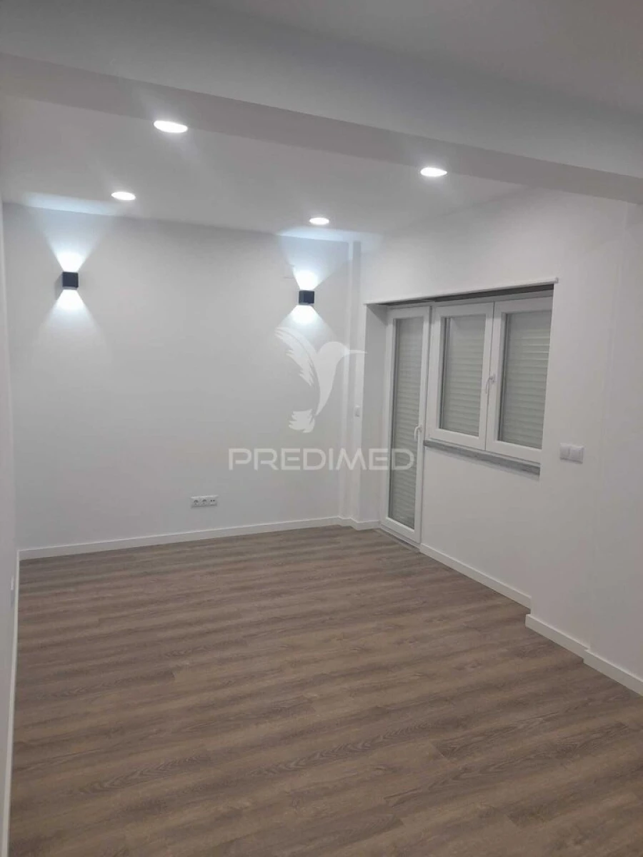 Apartamento T4 para Venda em Barreiro e Lavradio Foto 3