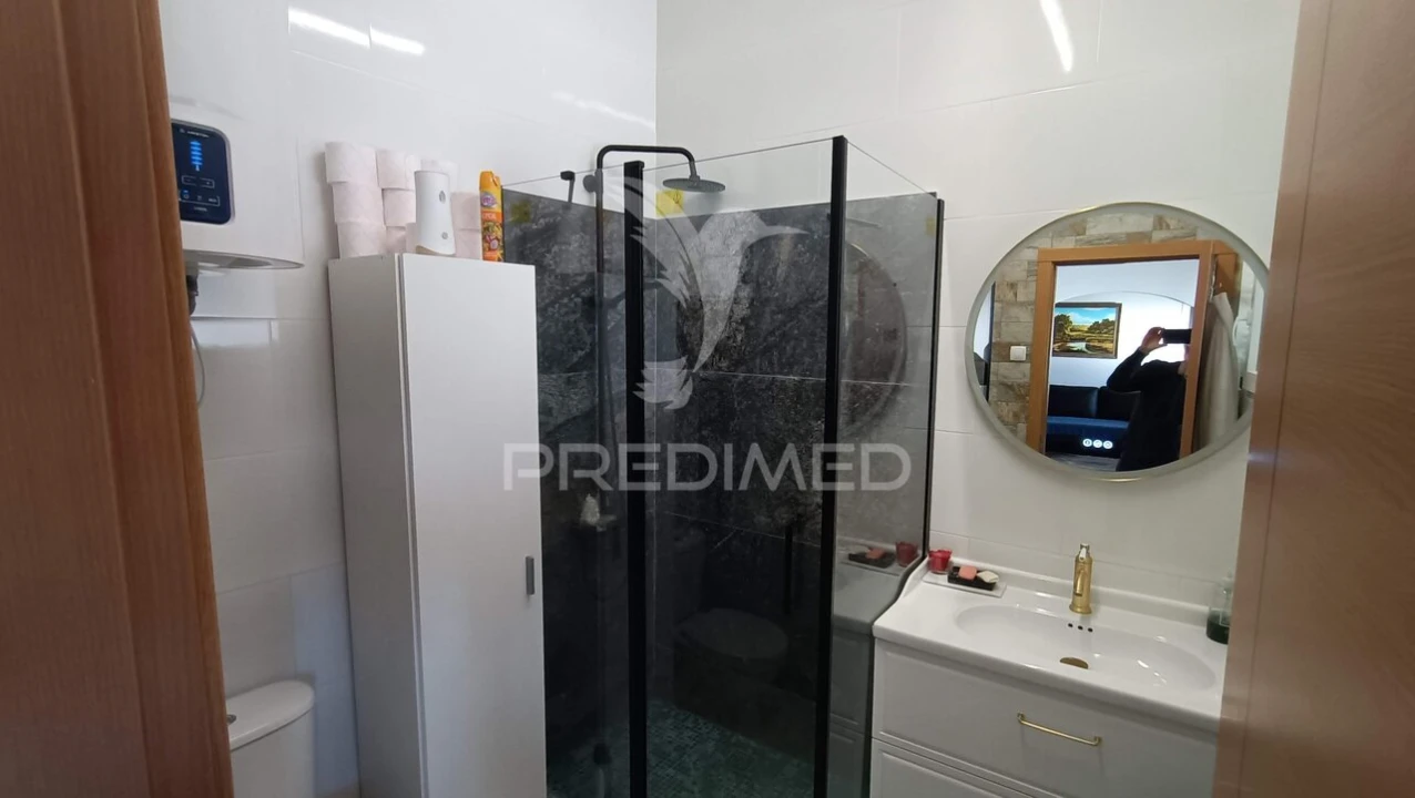 Prédio para Venda em Charneca de Caparica e Sobreda Foto 28