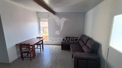 Prédio para Venda em Charneca de Caparica e Sobreda