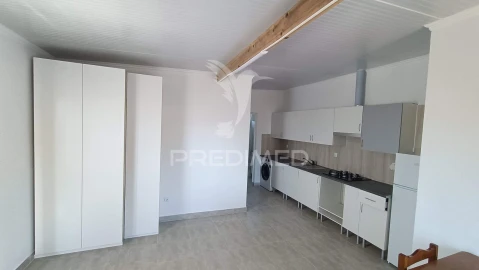 Prédio para Venda em Charneca de Caparica e Sobreda