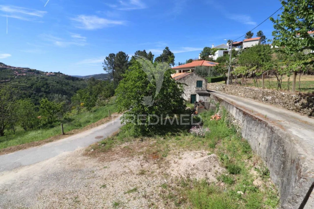 Moradia T1 para Venda em Freigil e Miomães Foto 37