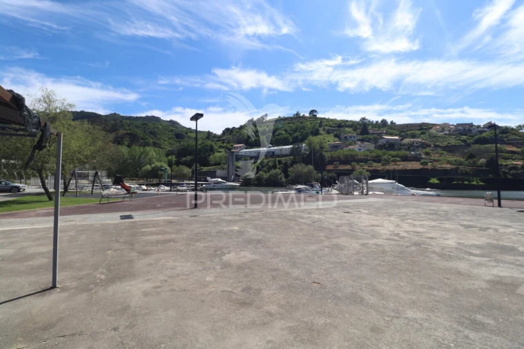 Moradia T1 para Venda em Freigil e Miomães Foto 3