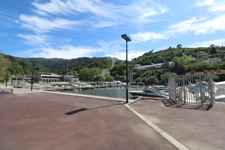 Moradia T1 para Venda em Freigil e Miomães Foto 5